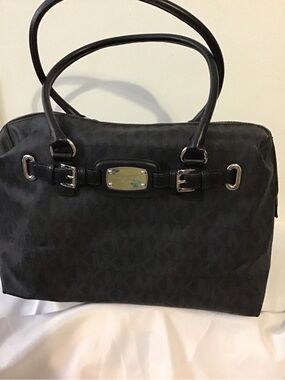 A Michael Kors  shoulder bag